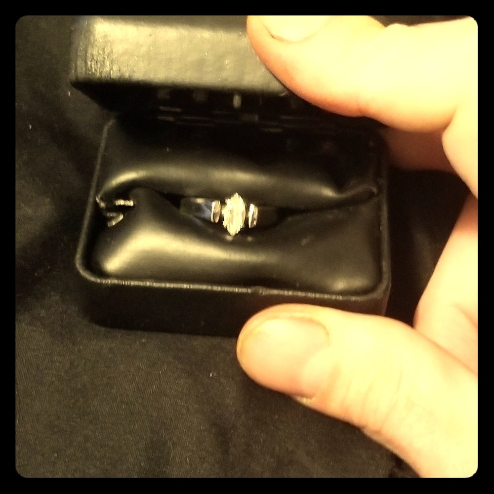 18k gold diamond ring